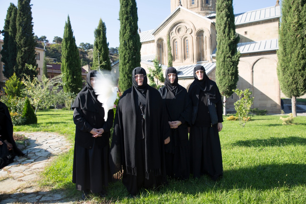 Игуменя Кетеван (Копалиани) и сёстры монастыря